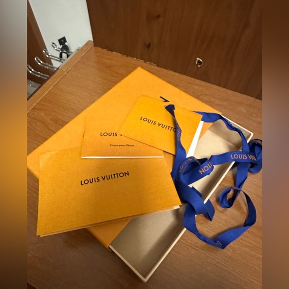 Louis Vuitton iPhone 14 Pro max case - Picture 8 of 8